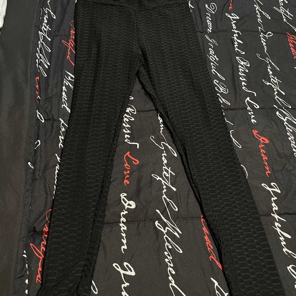 Tiktok leggings (booty pump scrunch in back of leggings)